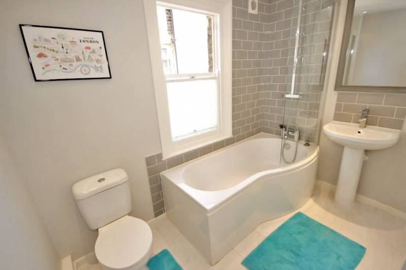 Flat Earlsfield Road in Greater London