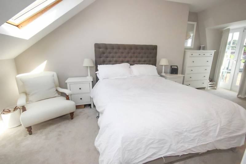 Flat Earlsfield Road in Greater London