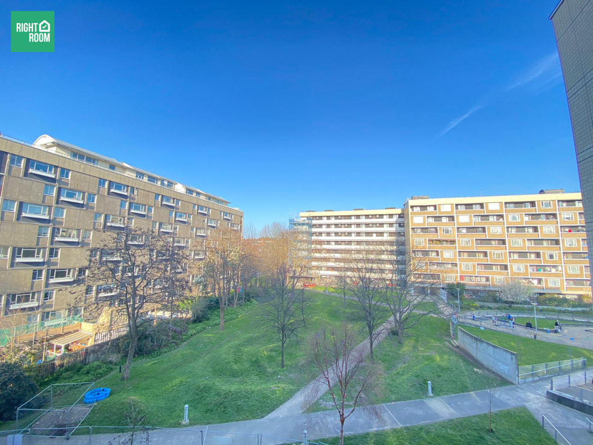 Flat Priory Green in Greater London