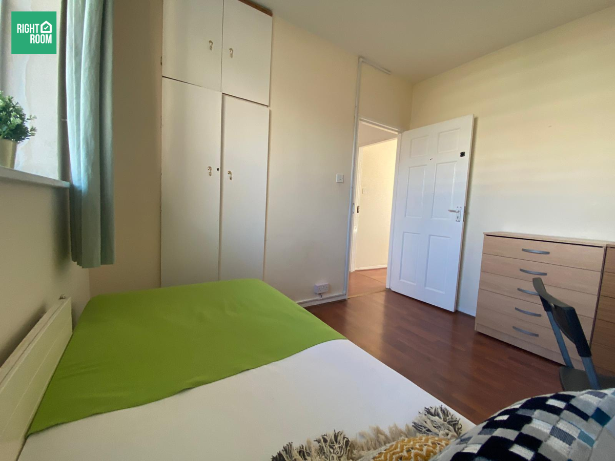 Flat Priory Green in Greater London