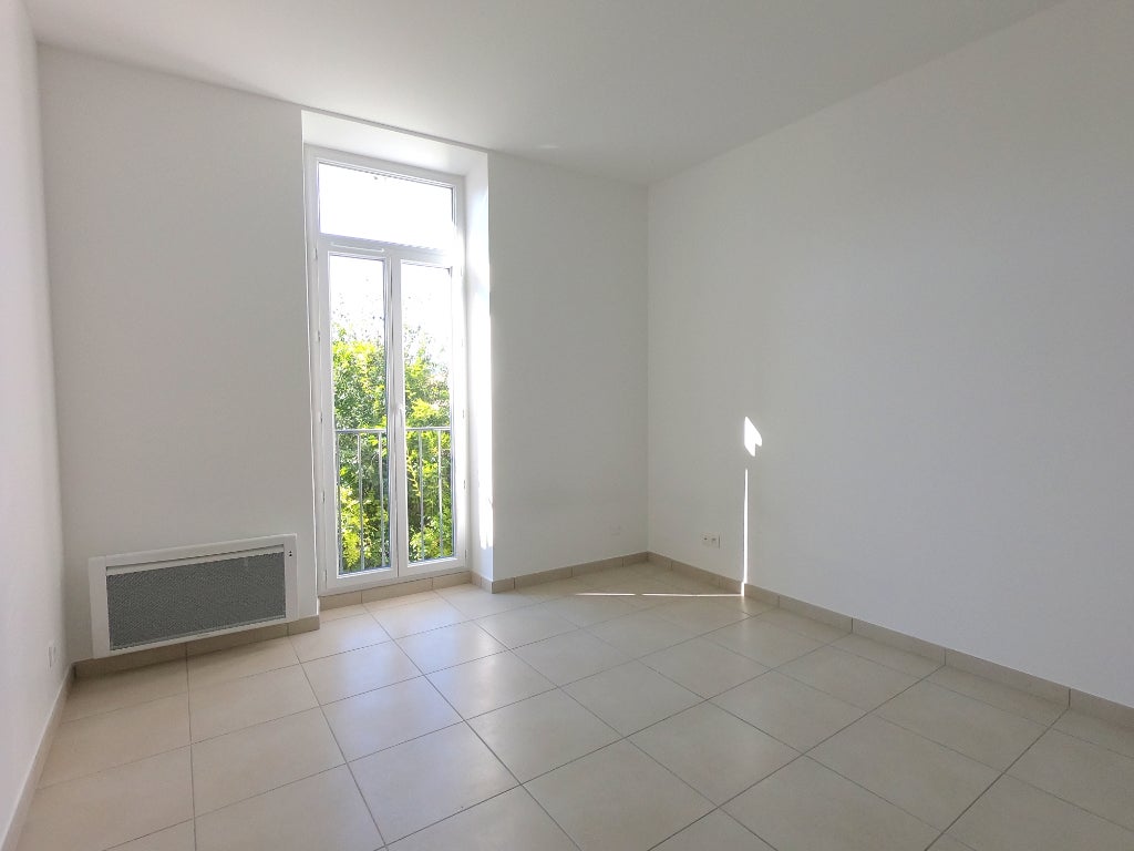 Flat Rue Maurice Ravel in Gardanne