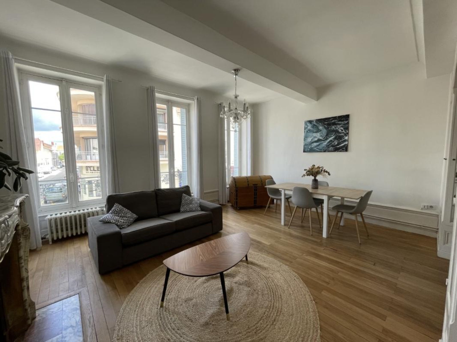 Flat Place de Sully in Roanne