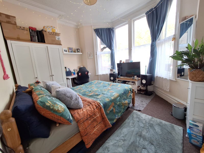 Room Gloucester Road in Bristol