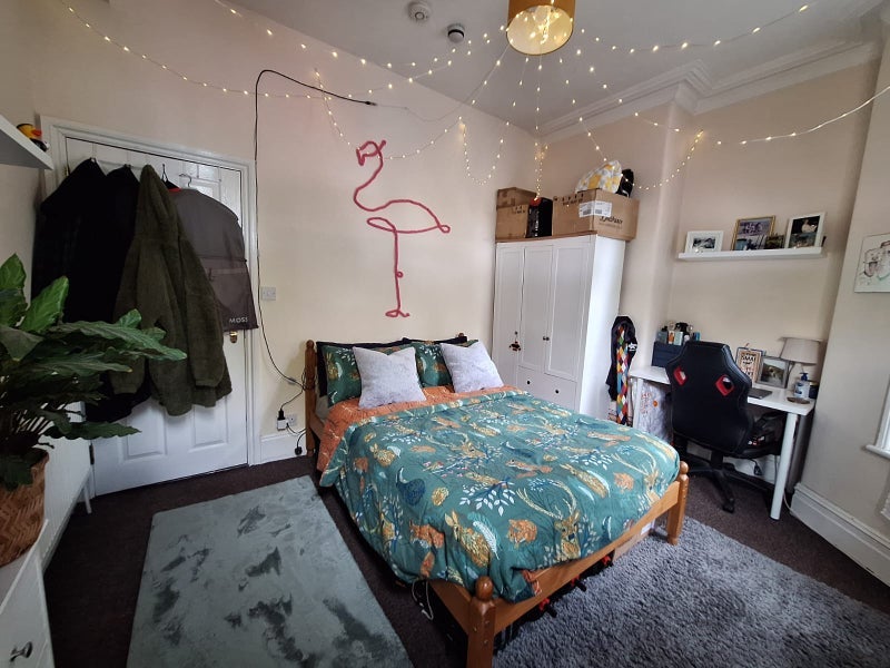 Room Gloucester Road in Bristol