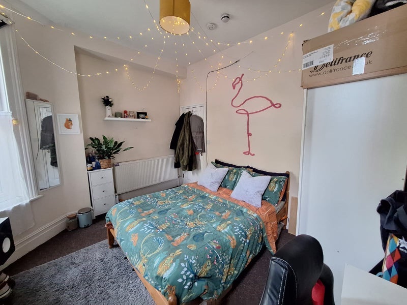Room Gloucester Road in Bristol