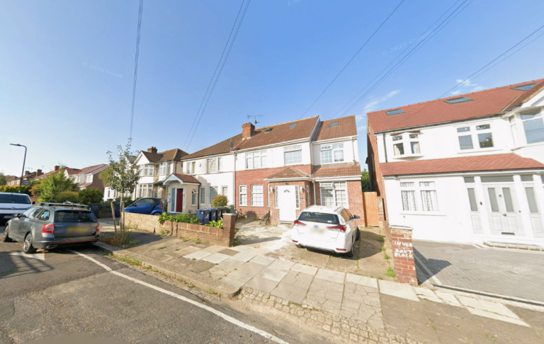 Flat Anthony Road in Greater London