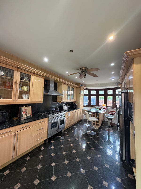 Room Spring Grove Road in Greater London