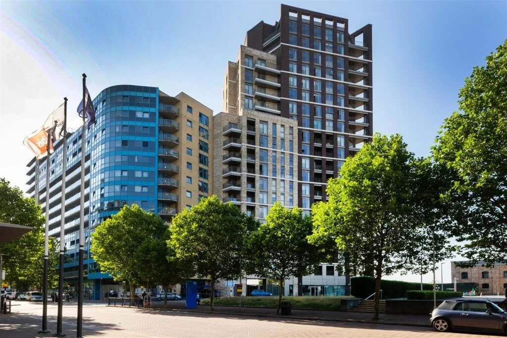 Flat Western Gateway in Greater London