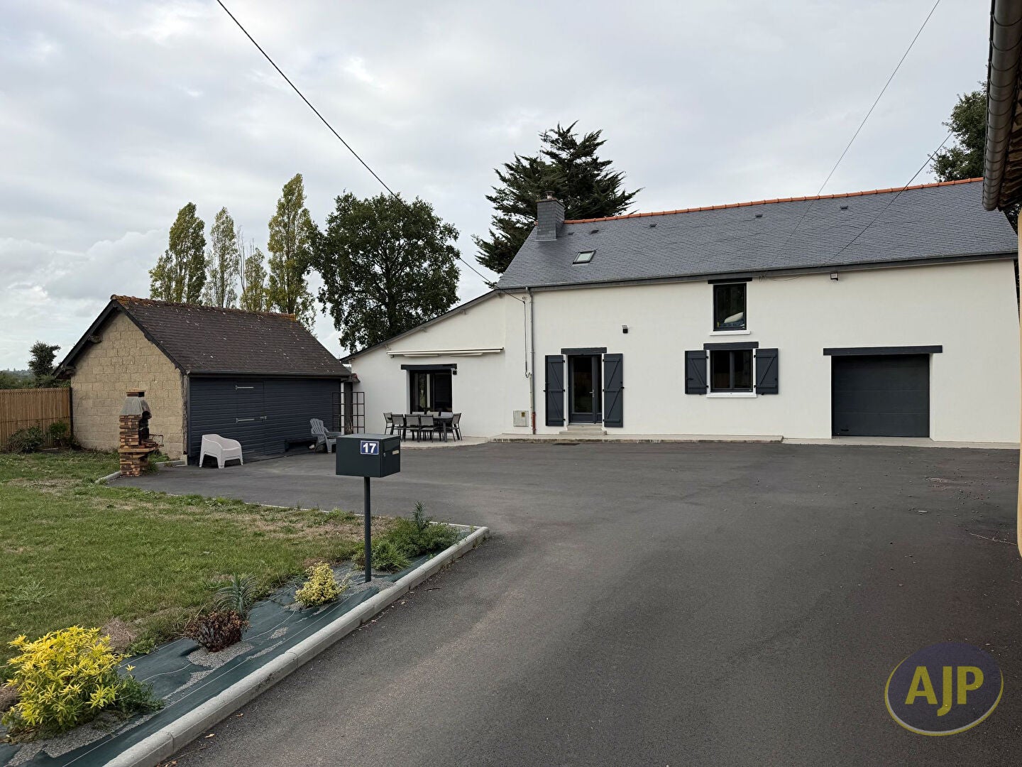Maison Rue Saint-Christophe à Bazoches-les-Hautes