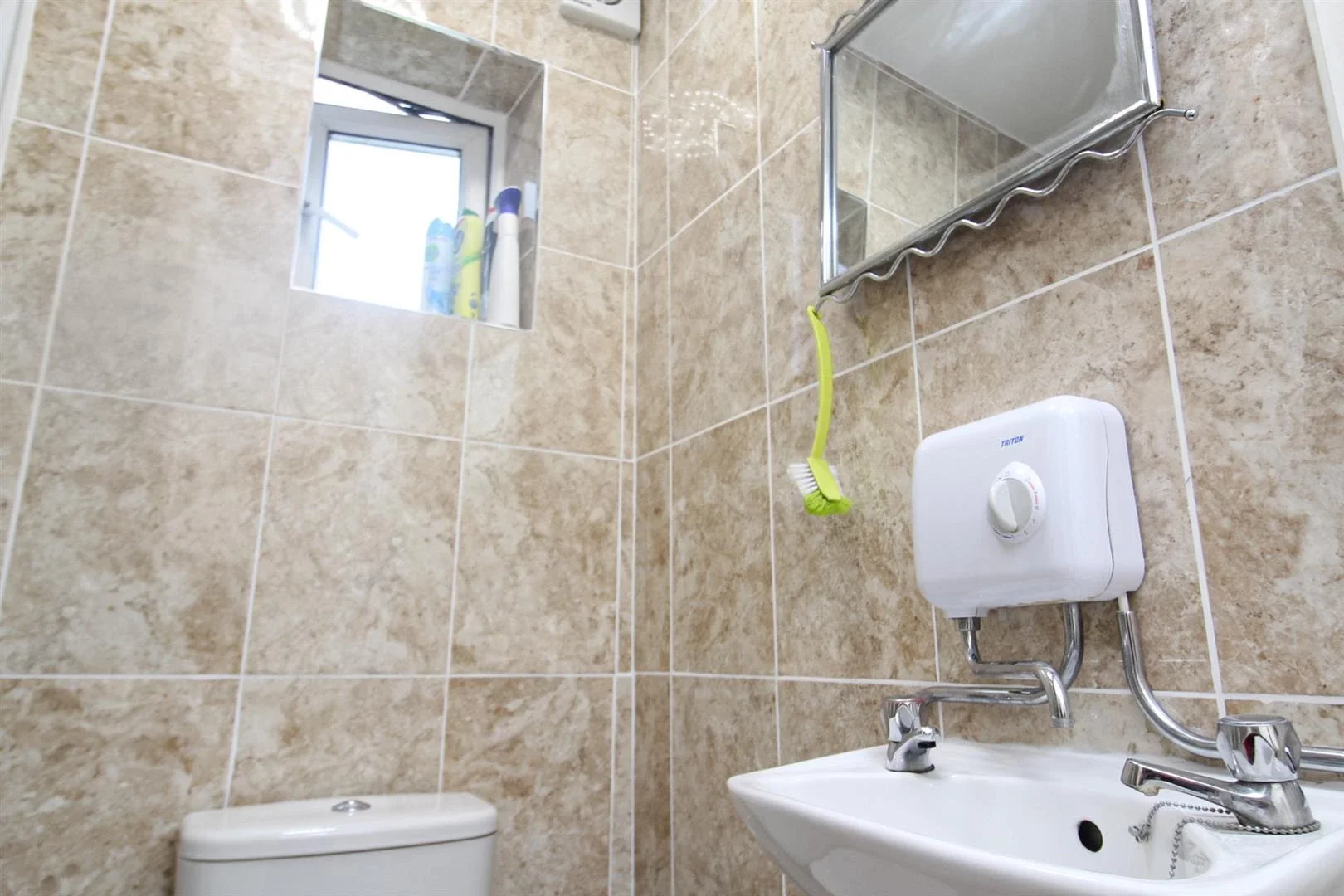 Room Willoughby Road in Greater London