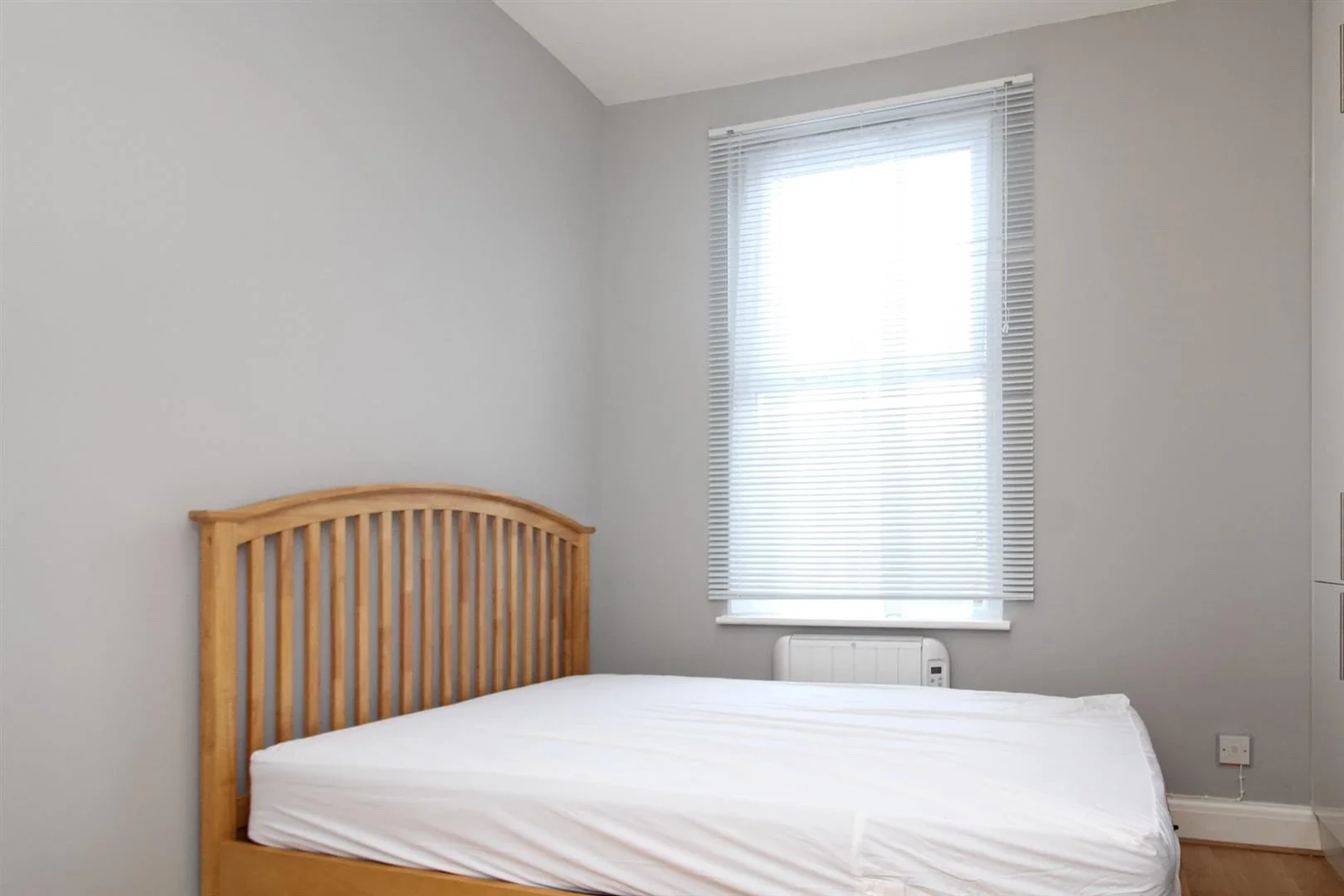Room Willoughby Road in Greater London