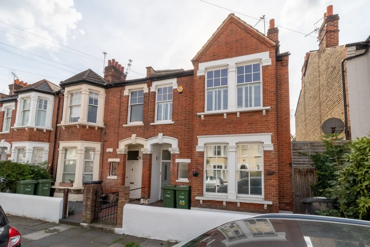 House Cambray Road in Greater London