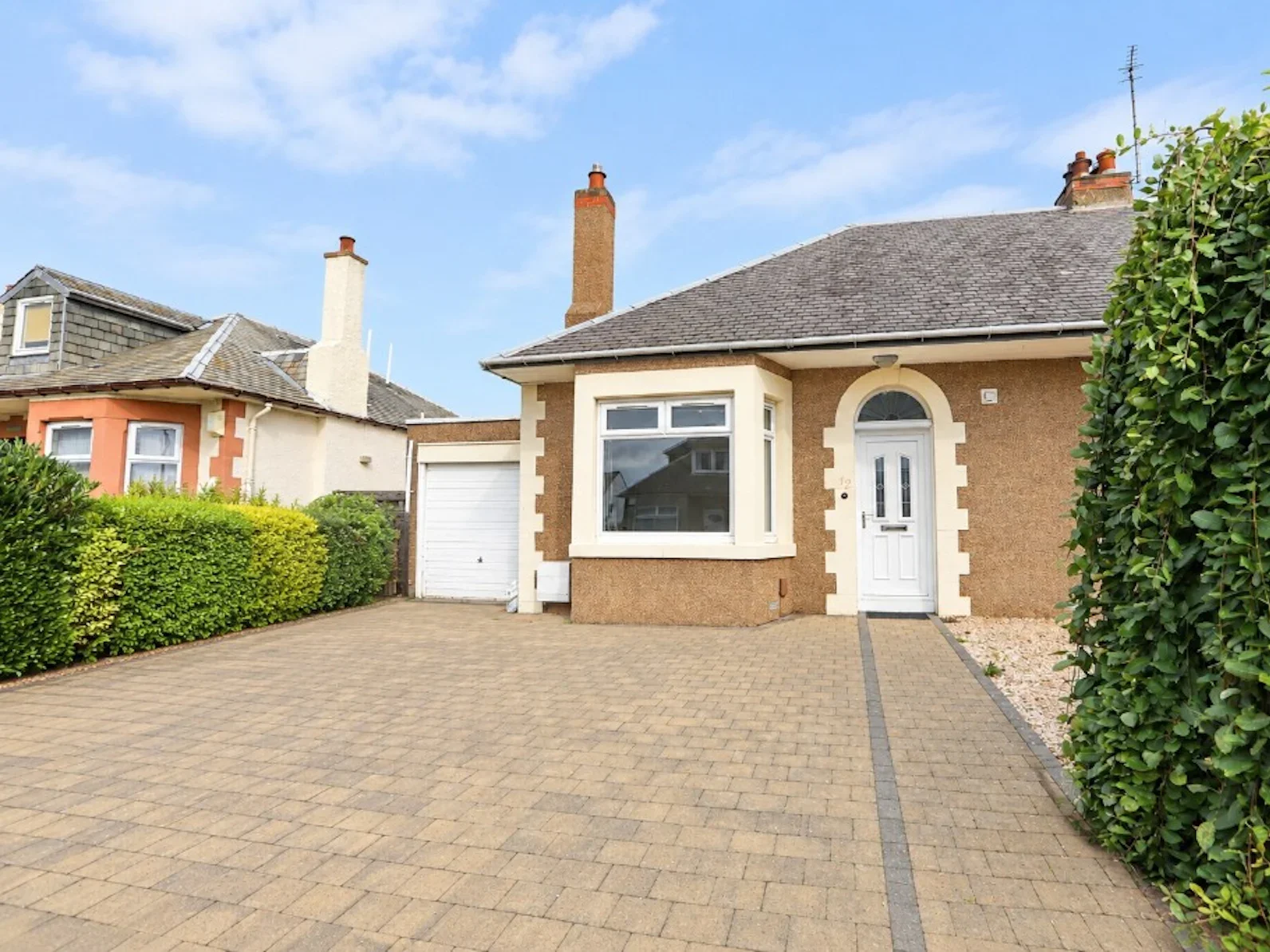 House West Craigs Avenue in City of Edinburgh