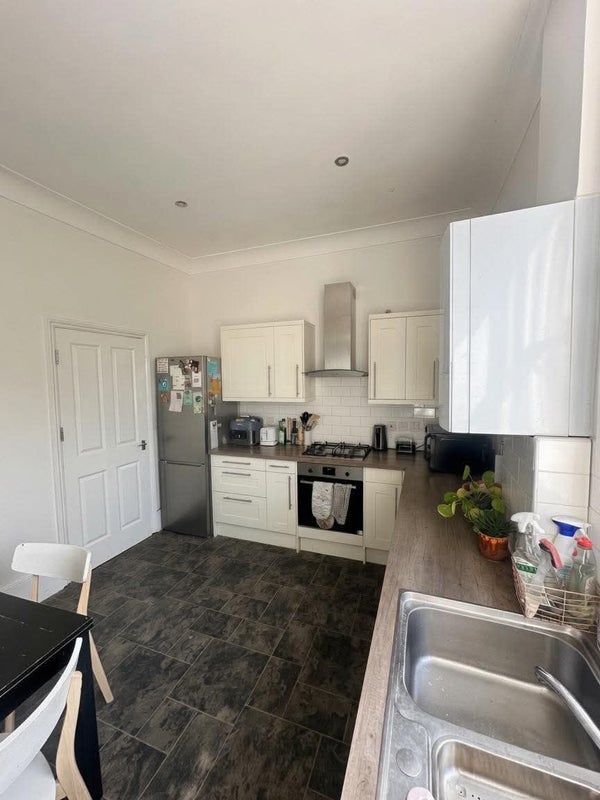 Room Park Hall Road in Greater London