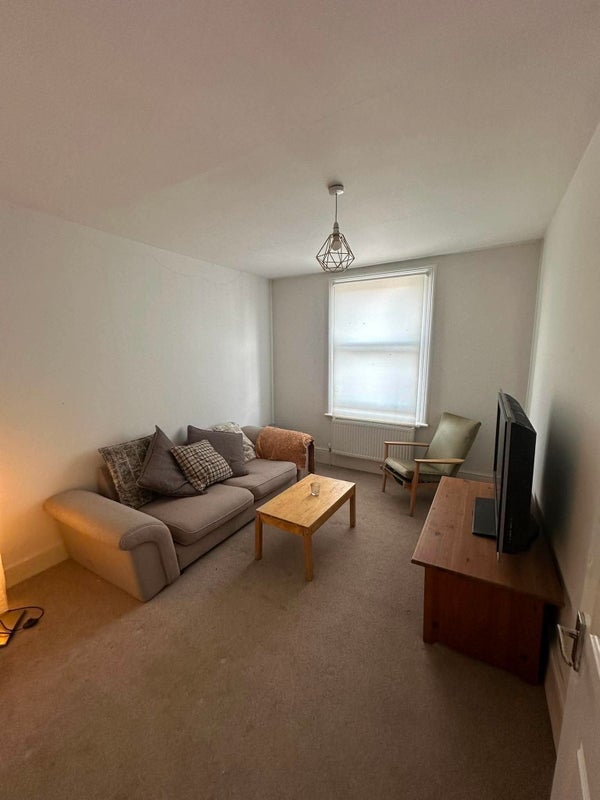Room Park Hall Road in Greater London