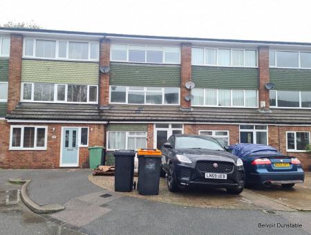 House The Cedars in Dunstable