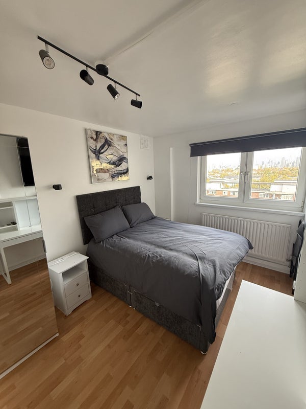 Room Studley Road in Greater London