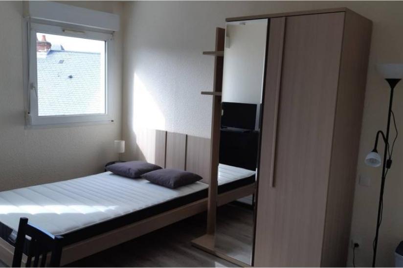 Room Rue Claude Blondeau in Le Mans