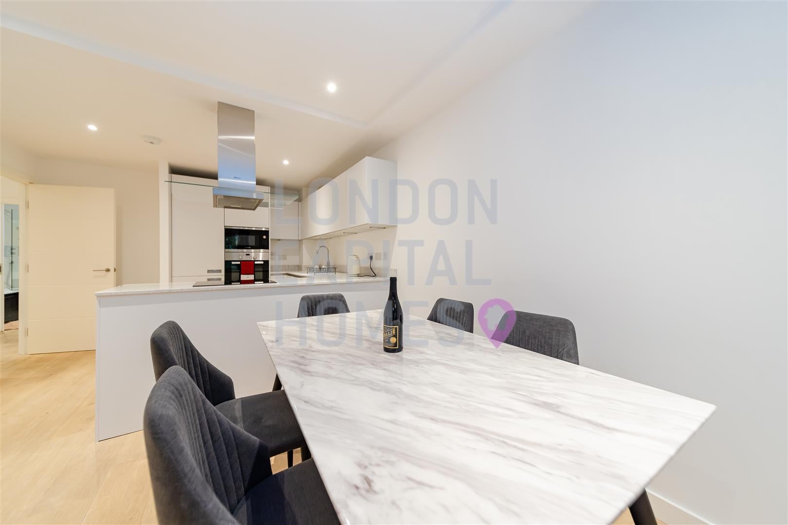 Flat Pentonville Road in Greater London