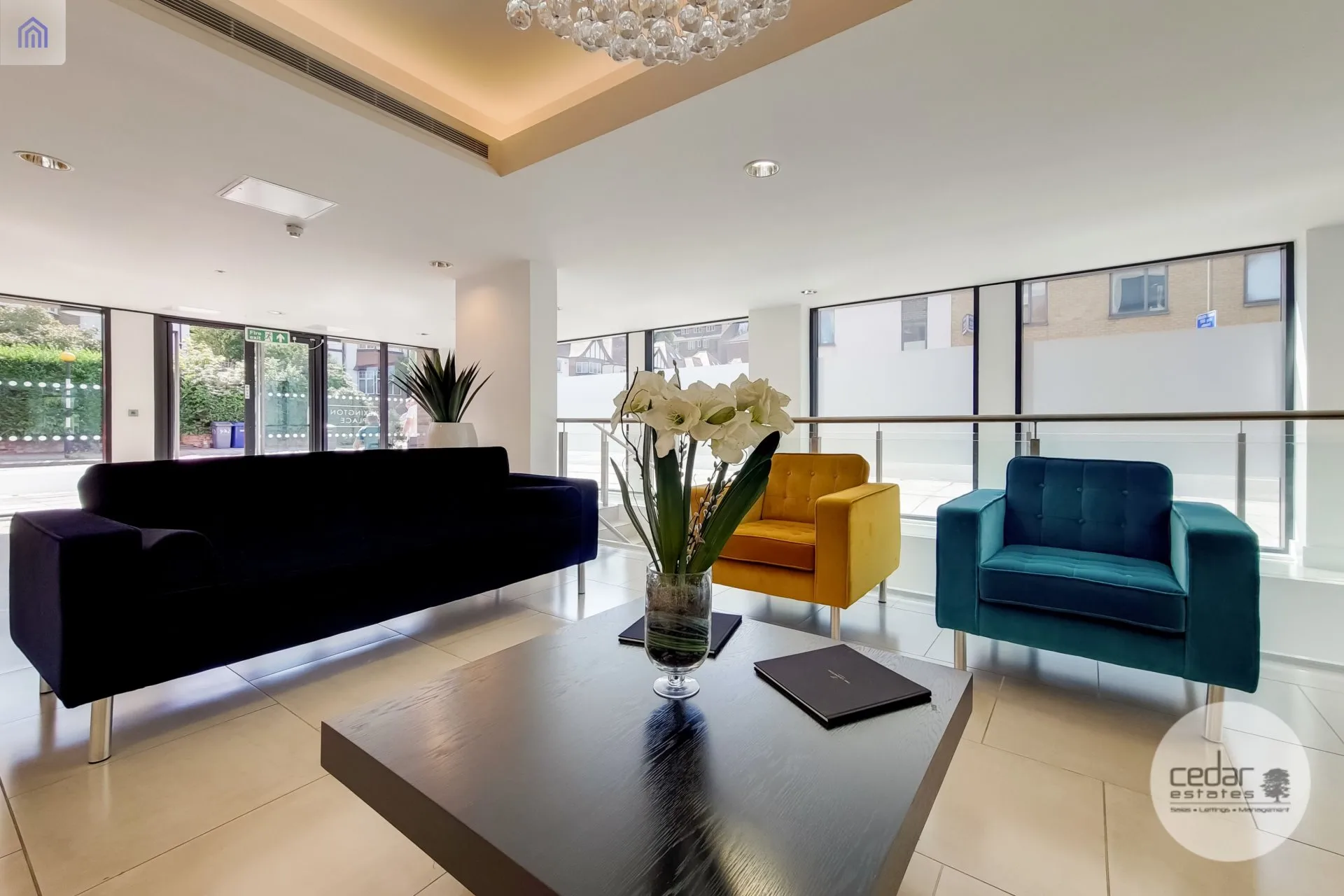 Flat Finchley Road in Greater London