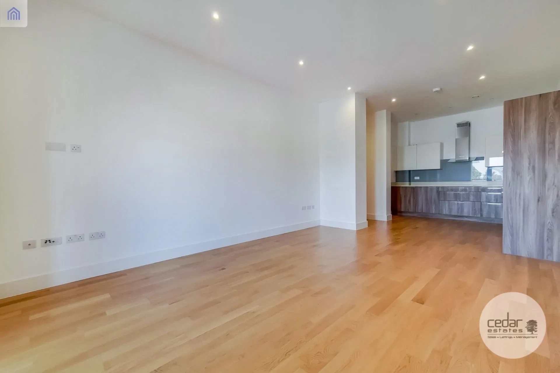 Flat Finchley Road in Greater London