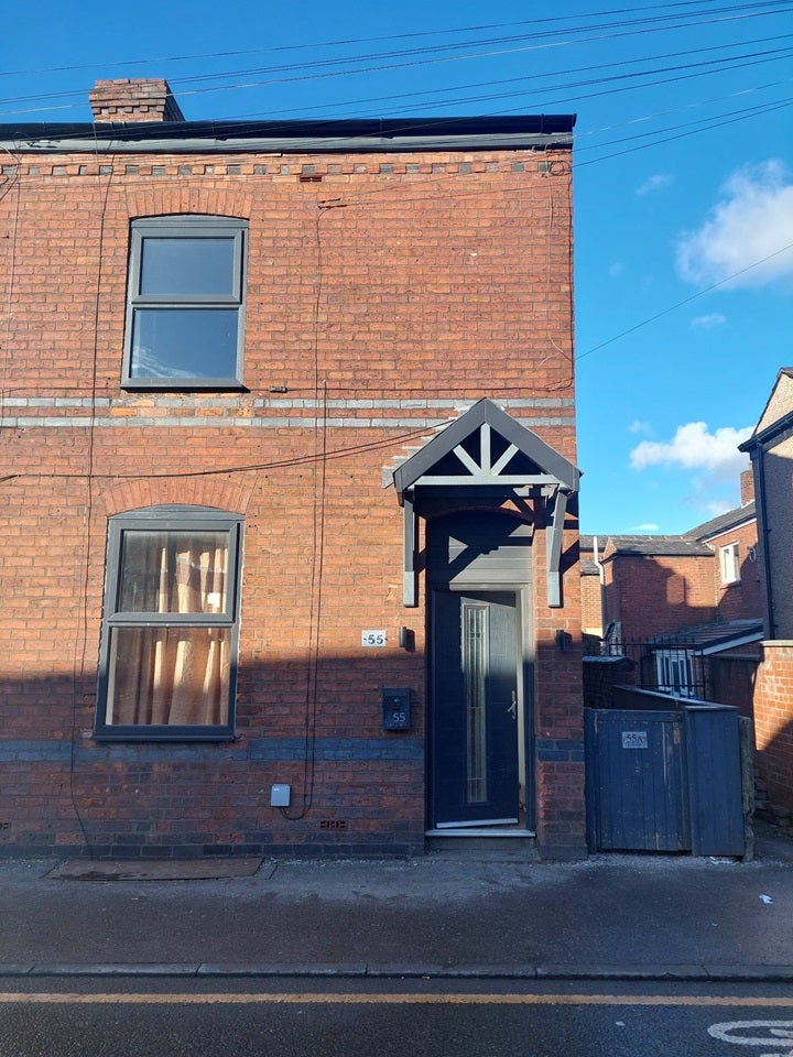 Flat Lord Street in Leigh