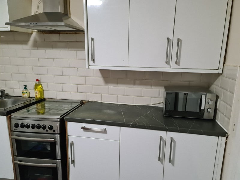Room Steele Road in Greater London