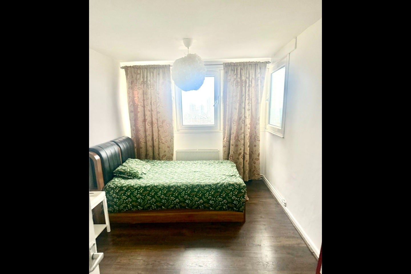 Room Lauriston Road in Greater London