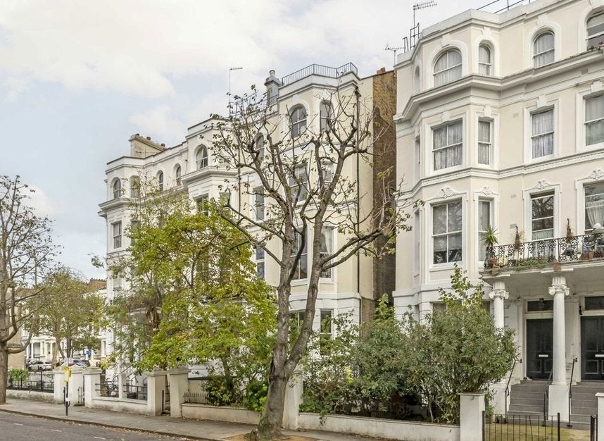 Flat Colville Gardens in Greater London