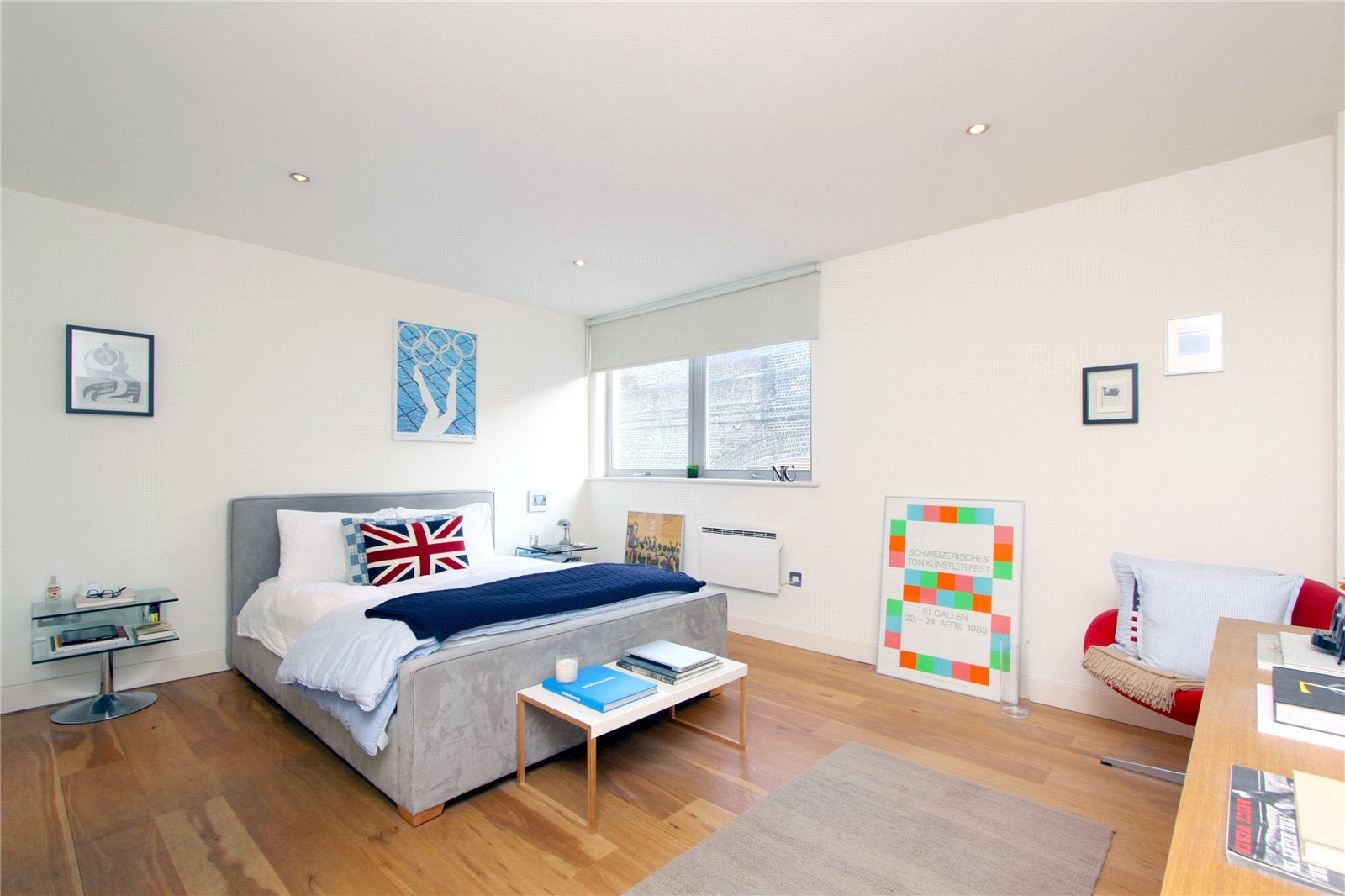 Flat Dereham Place in Greater London