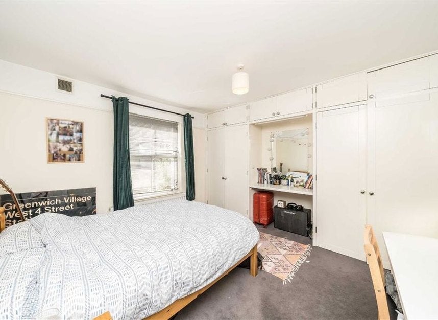 Room Shardeloes Road in Greater London