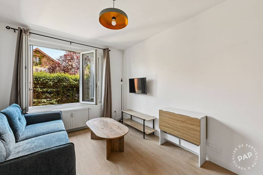 Flat Place des Onze Arpents in Villejuif
