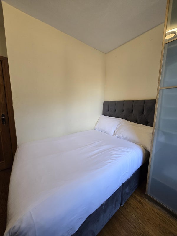 Room Calthorpe Street in Greater London