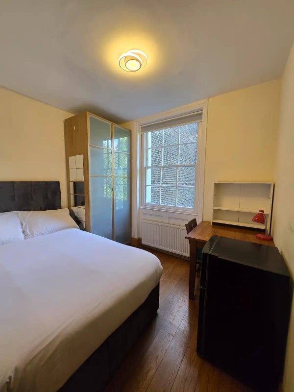 Room Calthorpe Street in Greater London