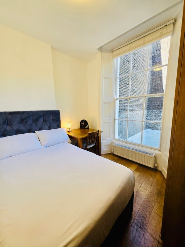 Room Calthorpe Street in Greater London