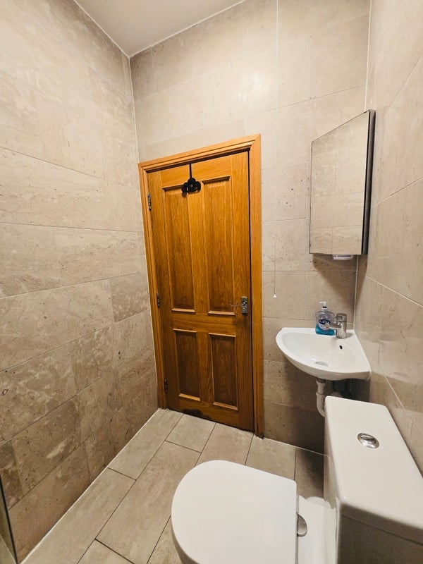 Room Calthorpe Street in Greater London