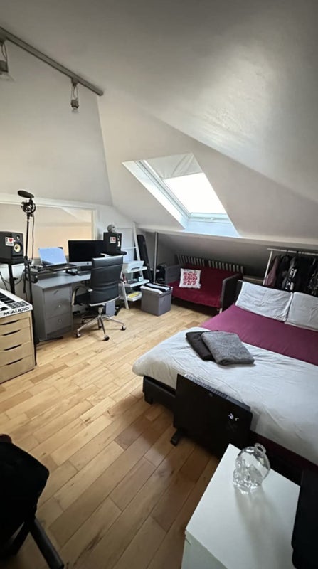 Room St Paul's Crescent in Greater London