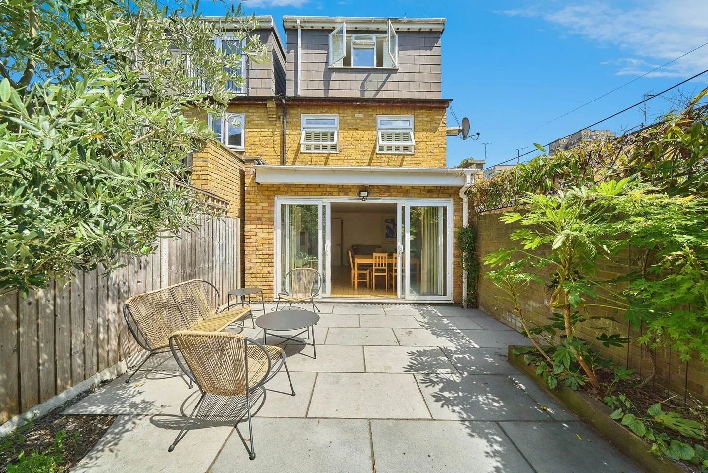 House Woodseer Street in Greater London