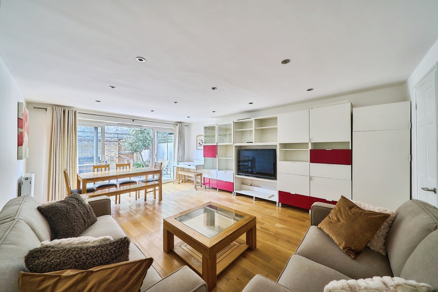 House Woodseer Street in Greater London