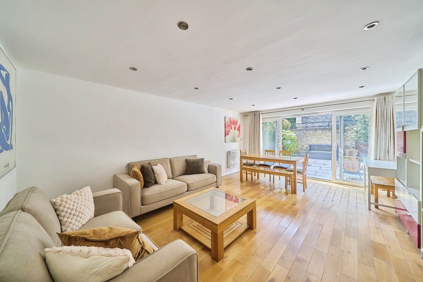 House Woodseer Street in Greater London