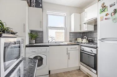 Flat Alpha Street in Greater London