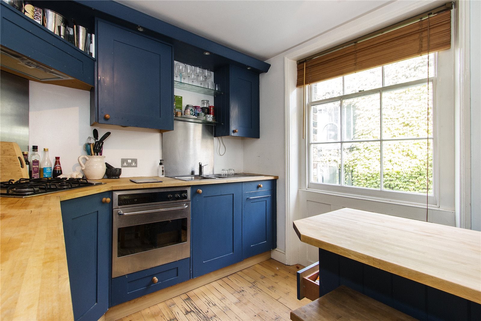 Flat Trinity Street in Greater London