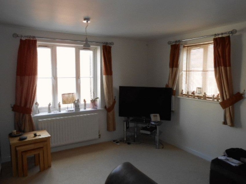 Flat Minnow Close in Calne