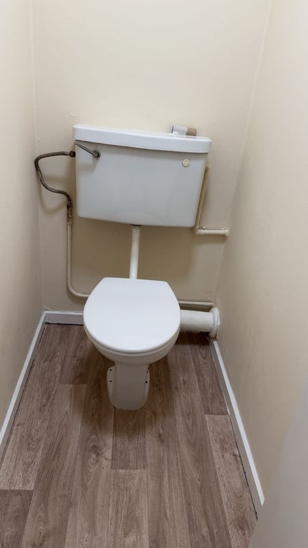 Room Stoneycroft Close in Greater London