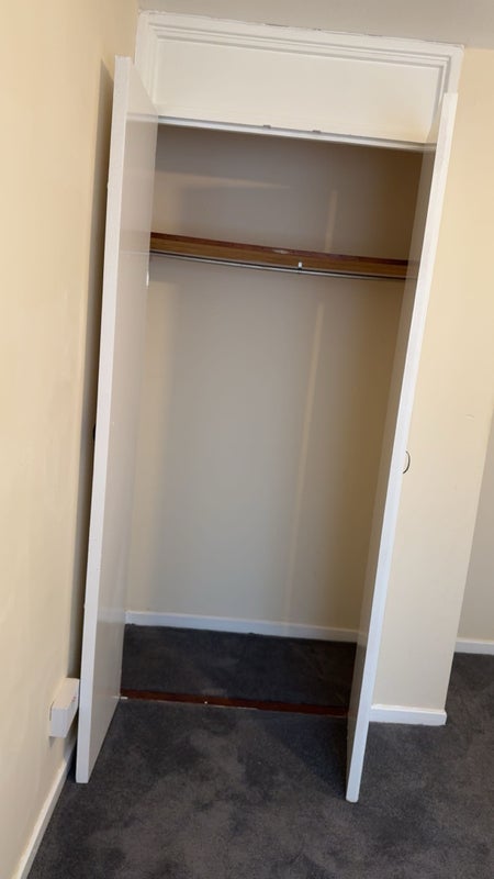 Room Stoneycroft Close in Greater London