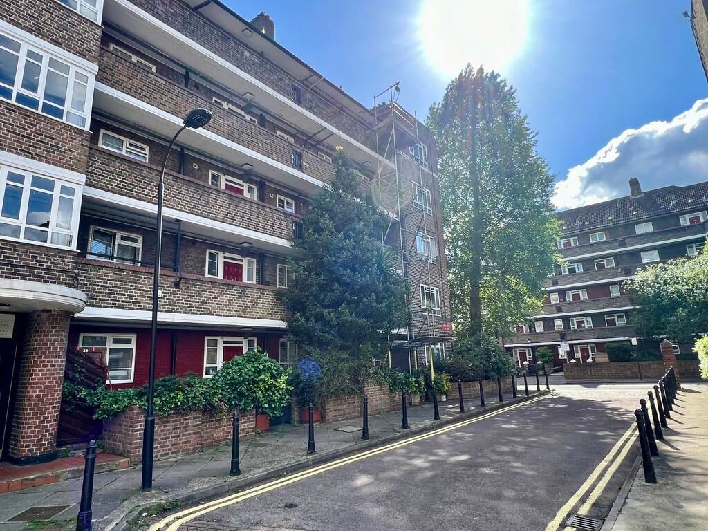 Flat India Way in Greater London