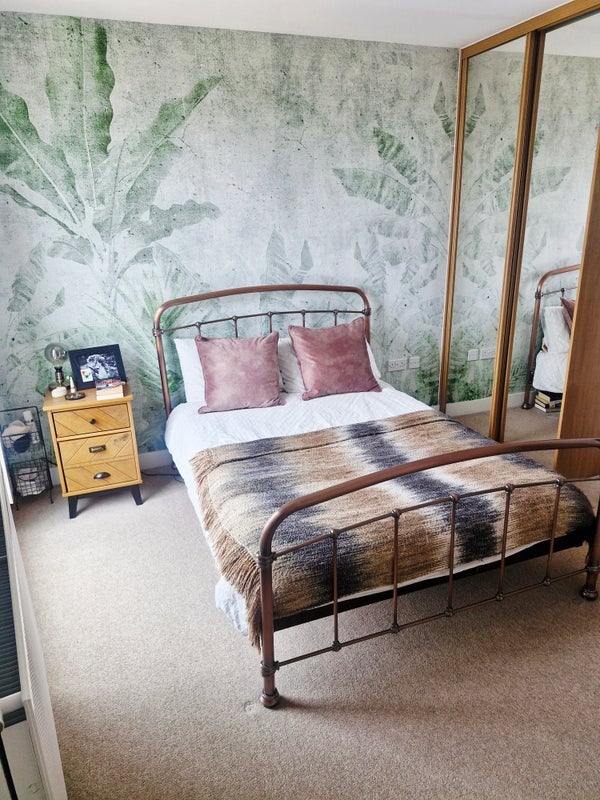 Room Wadham Avenue in Greater London