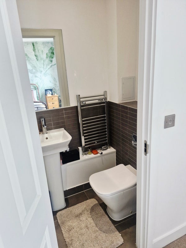 Room Wadham Avenue in Greater London