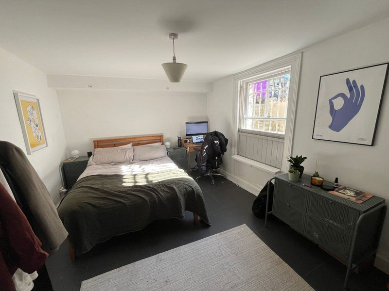 Room Ellesmere Road in Greater London