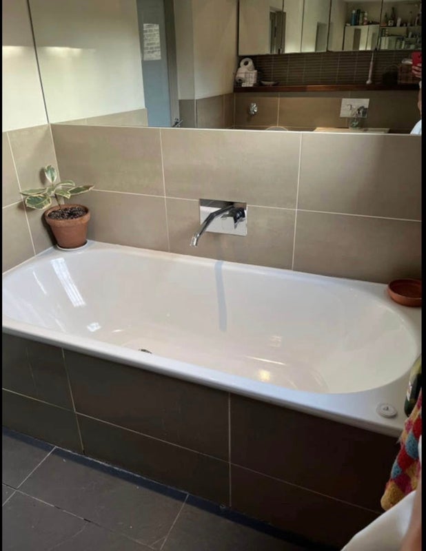 Room Ellesmere Road in Greater London
